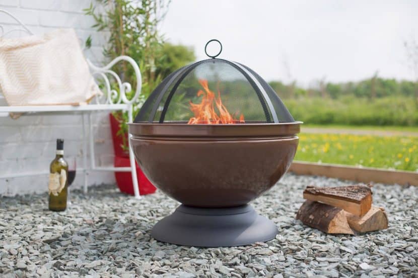 Feuerstelle mit Grill