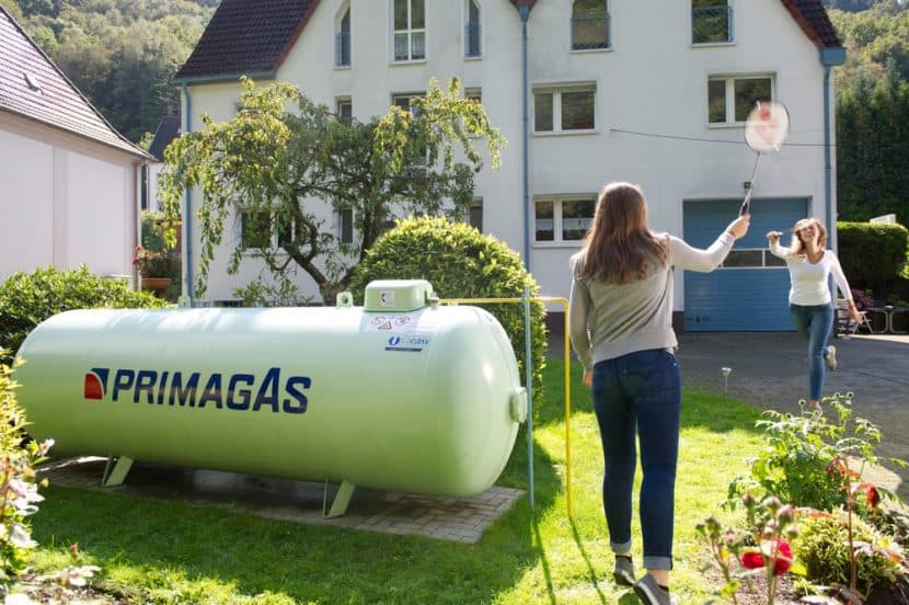 Wer seine veraltete Heizung durch eine moderne, flüssiggasbetriebene Anlage ersetzt, kann sowohl seine Kosten als auch die CO2-Emissionen reduzieren. (Foto: HLC / PRIMAGAS)