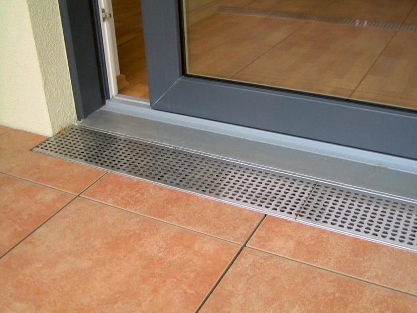 Systemlösungen für Keramik- und Natursteinbeläge