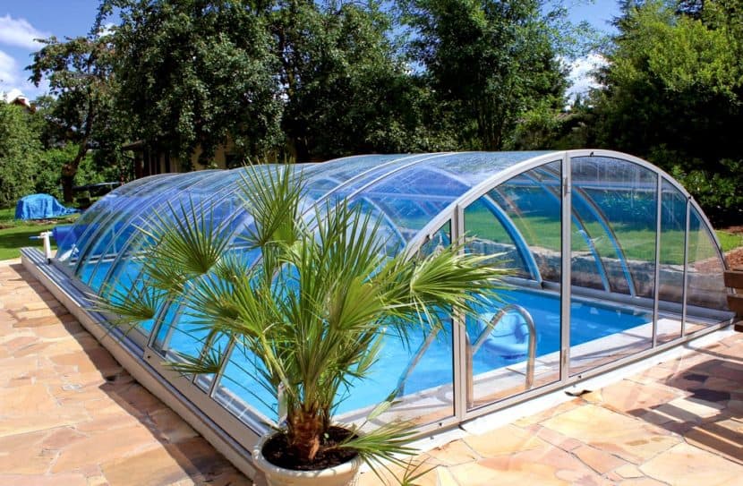 Schwimmbadüberdachung
