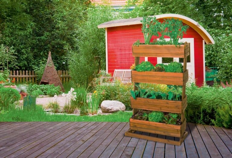 Vertikale Hochbeete schaffen viel Platz für junges Gemüse +++ Gärtnern